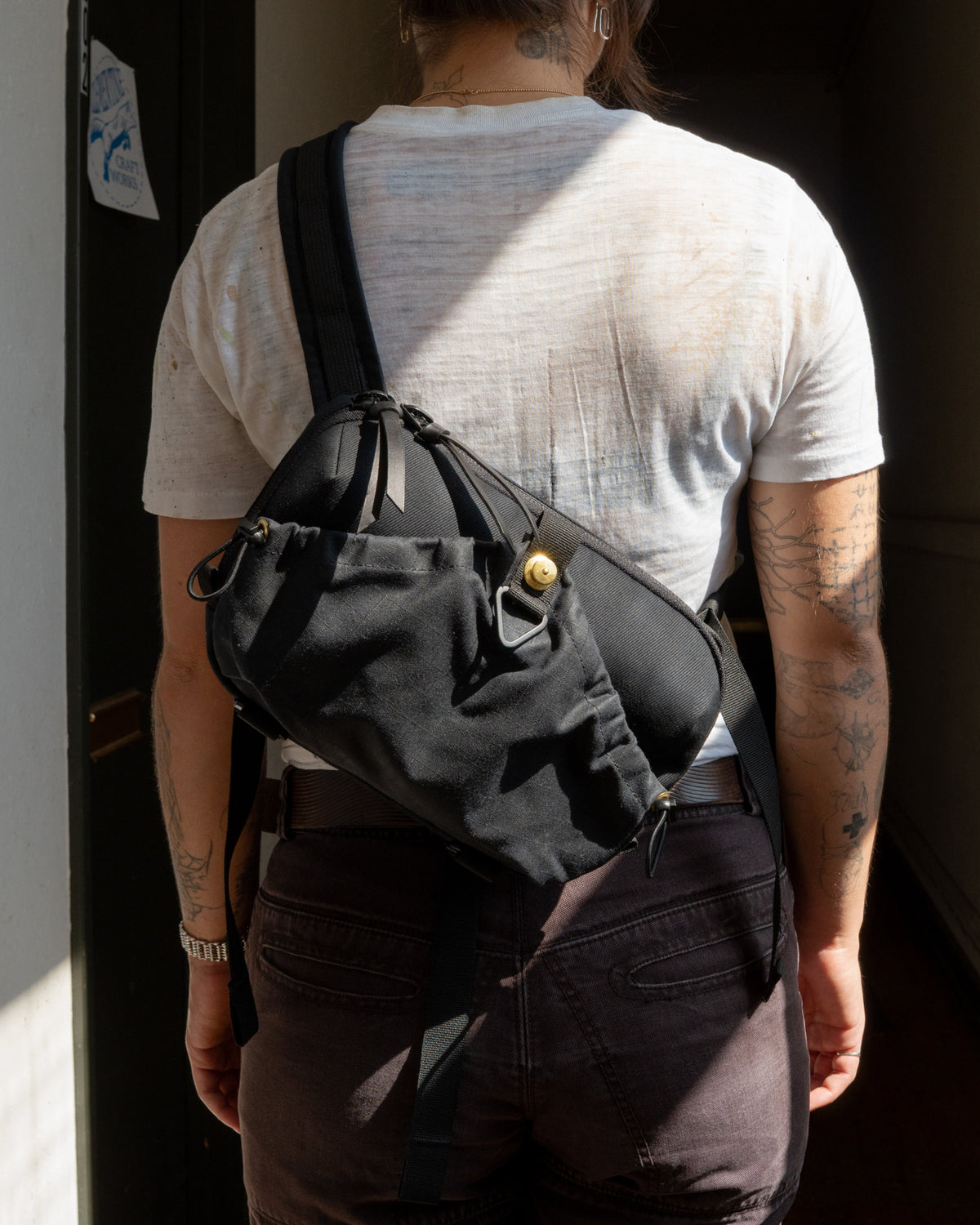 Chestnut Crossbody Sling 4.5L (BLK/DRF/BRN)