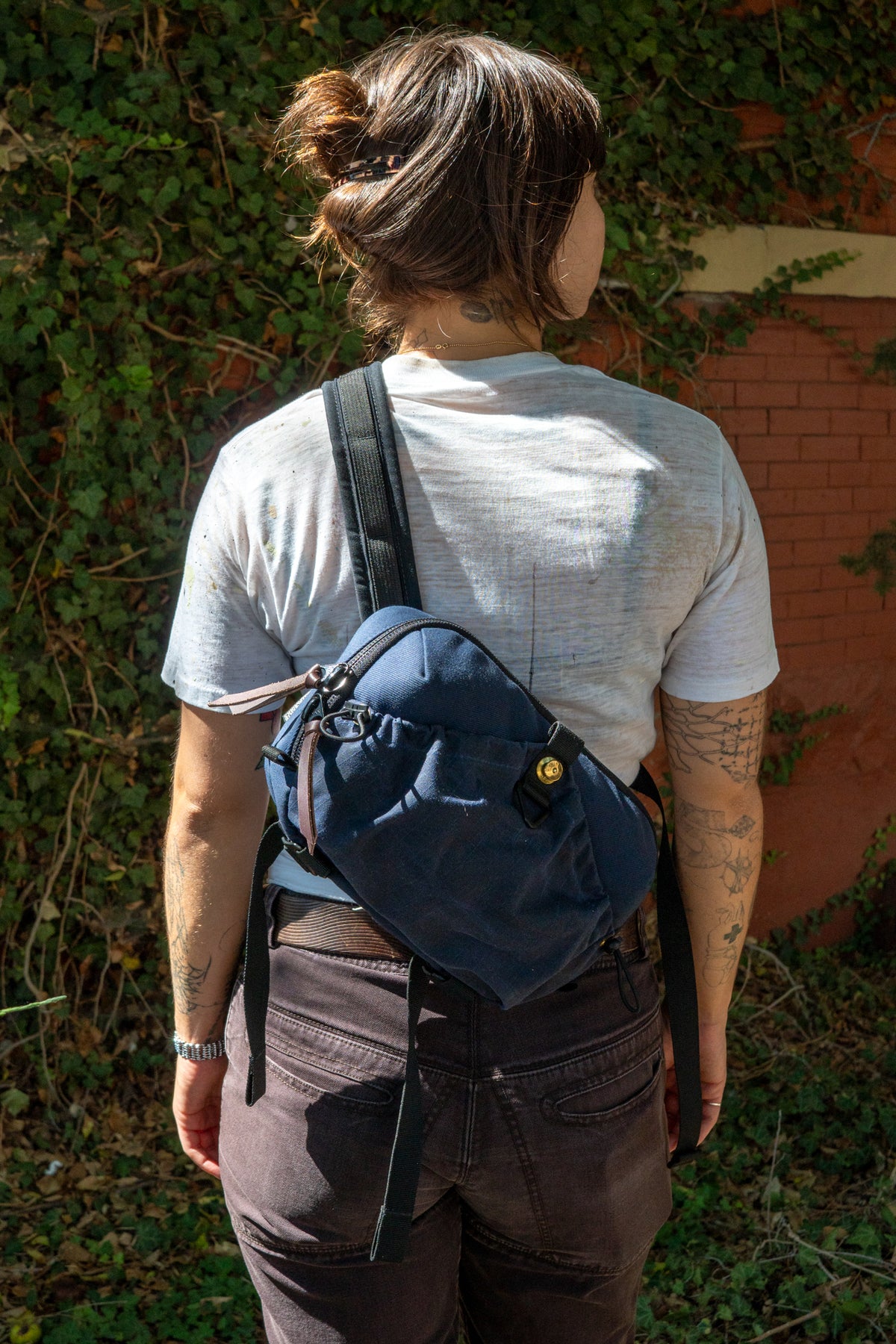 Chestnut Crossbody Sling 4.5L (NVY/DRF/BRN)