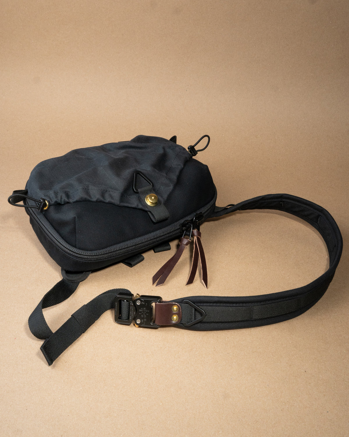 Chestnut Crossbody Sling 4.5L (BLK/DRF/BRN)